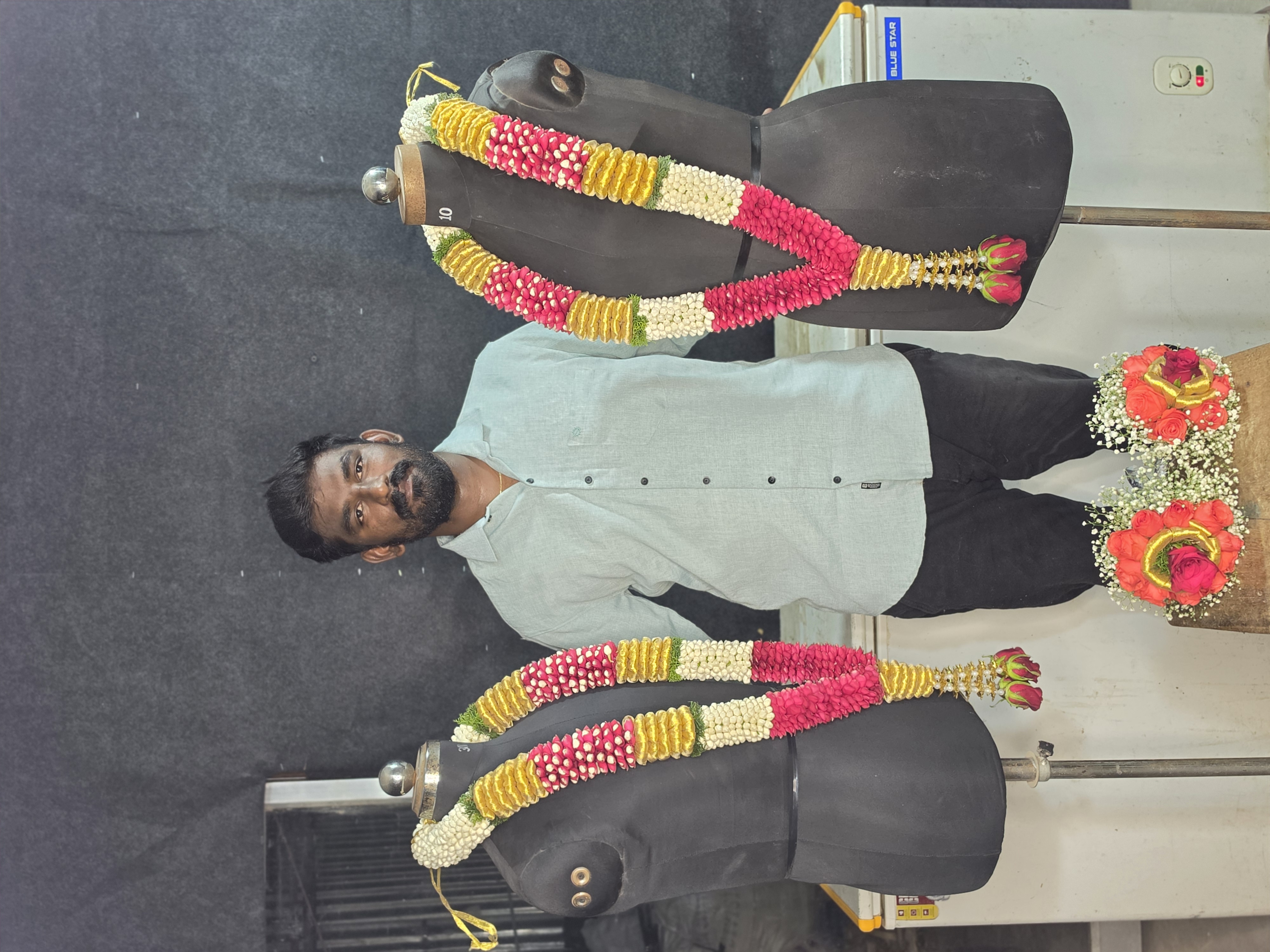 Red rose, nanthiyavattam garland