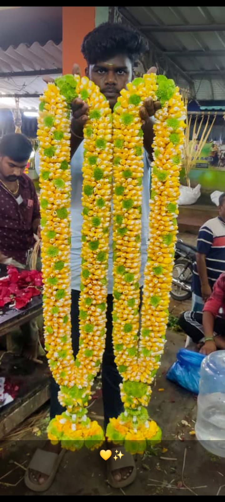 💛🌿 Yellow Rose and Green Chrysanthemum Malai